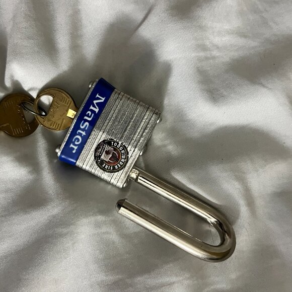 MASTER LOCK Tough Under Fire Laminated Padlock Long Shackle With Keys USED - Picture 3 of 4